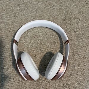 Beats Solo 3 wireless, pink